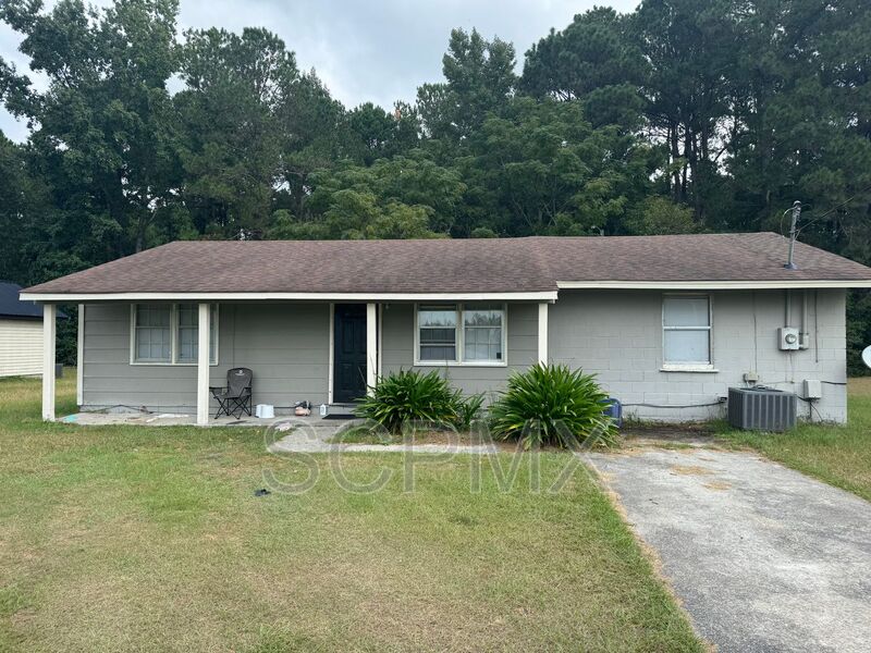 Orangeburg House: 3251 Charleston Highway
