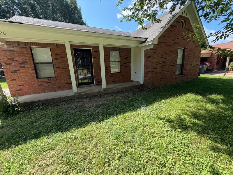 Memphis House: 5126 Brushwood Dr