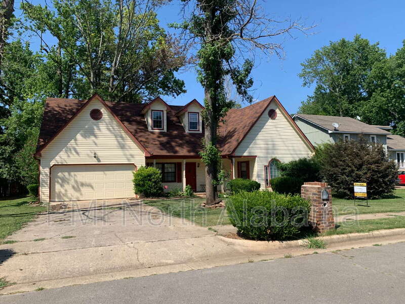 Huntsville House: 1021 Sandy Springs Rd NW