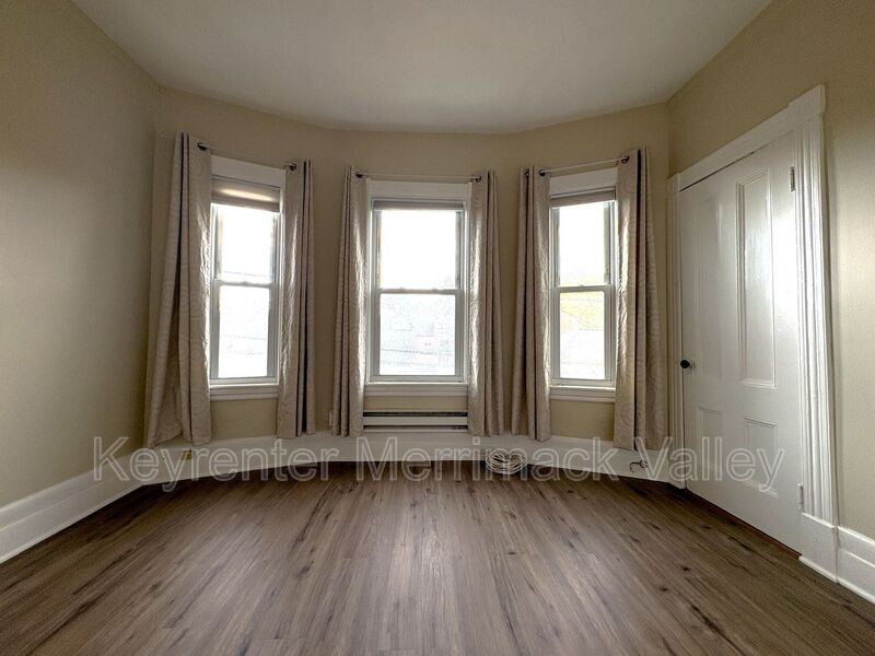 Lowell Condo: 5 Ellis Avenue