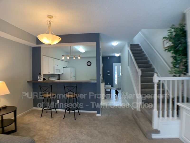 Eagan Townhome: 2245 Creekside Ct