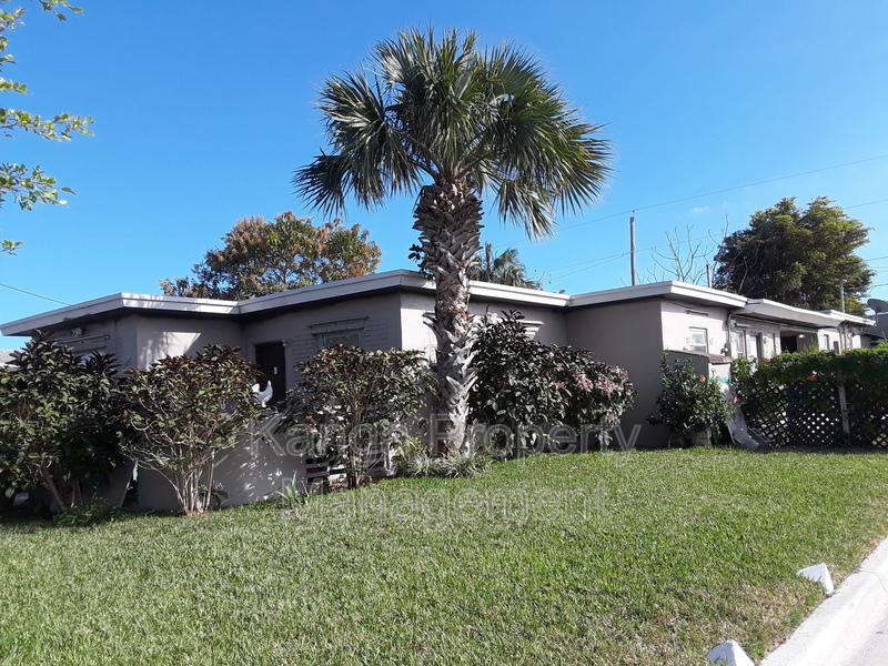 Riviera Beach Condo: 1497 W 34Th Street