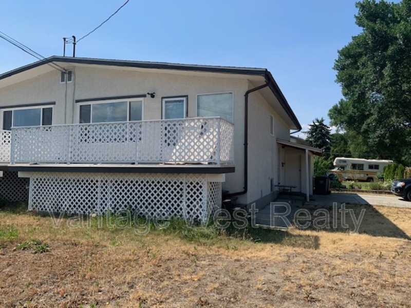 Kelowna House: 815 Thompson Road