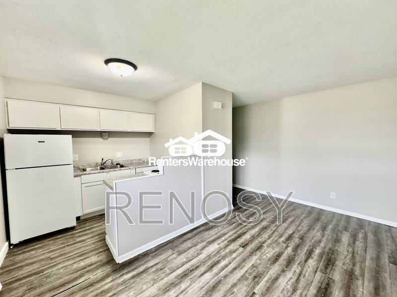 Ankeny Condo: 114 NW College Ave