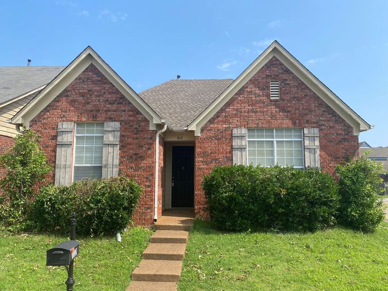 Cordova House: 9112 Cinderhill Cv W