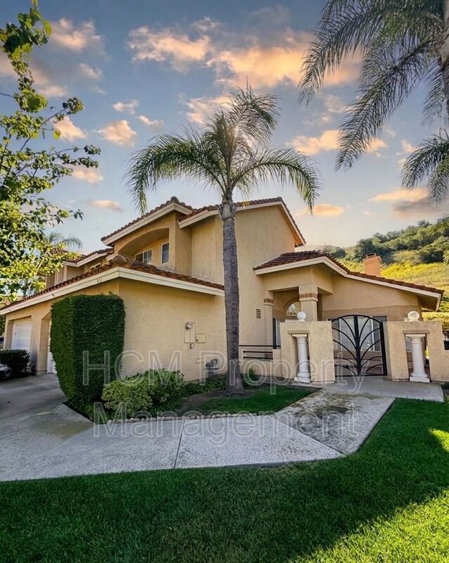 Anaheim House: 827 S Shanada Ct