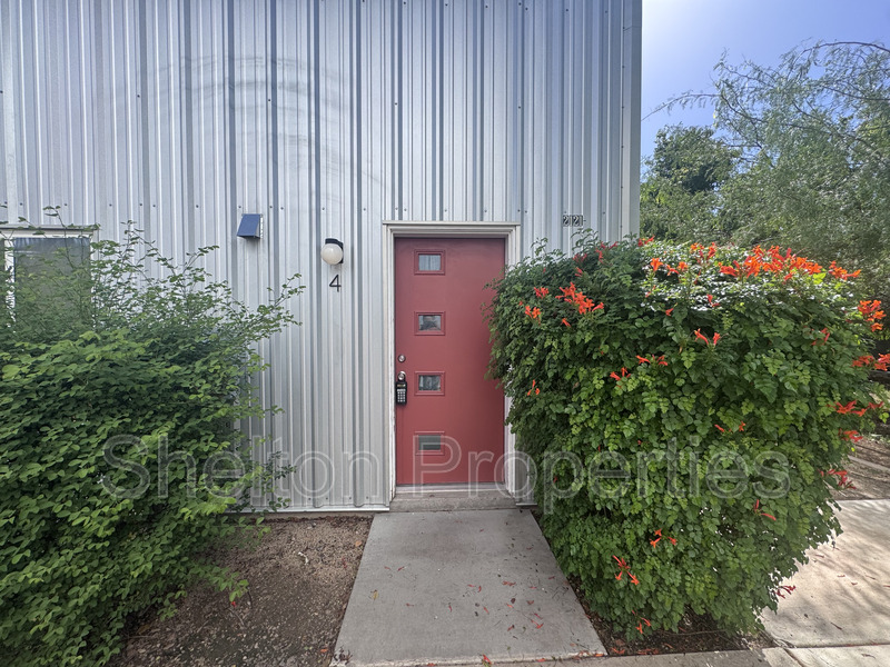 Phoenix Condo: 2121 W Hayward Ave Unit 4