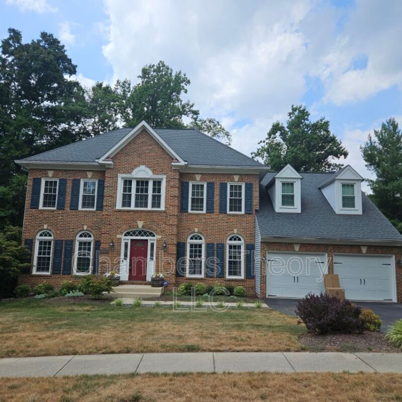Fairfax Station House: 8315 Argent Circle