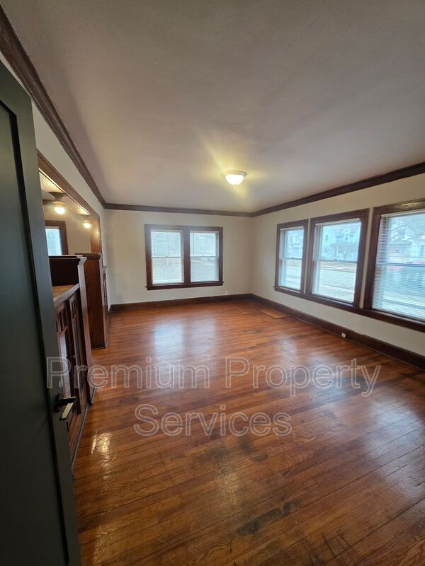 Rockford House: 1321 Parmele