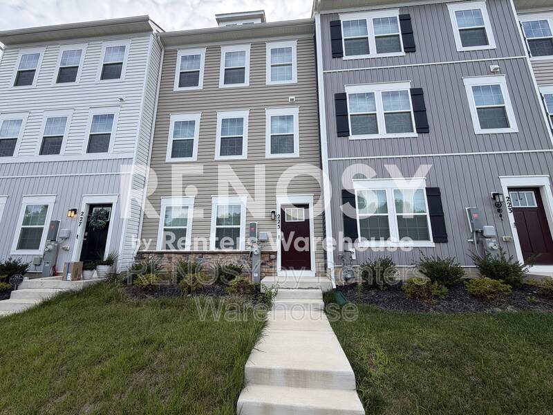 Joppa House: 225 Joppa Farm Rd