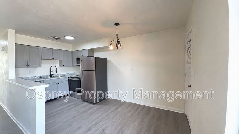 Charming 2-Bedroom Apartment in Norfolk! - Photo 3