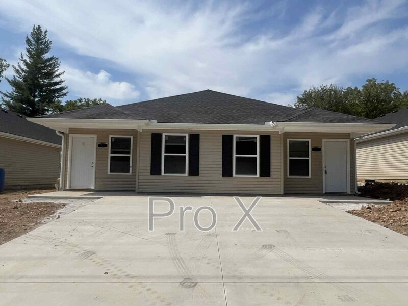 Oronogo Condo: 297-299 S. 4th St