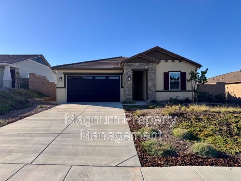 Wildomar House: 22691 Hilltopper Way