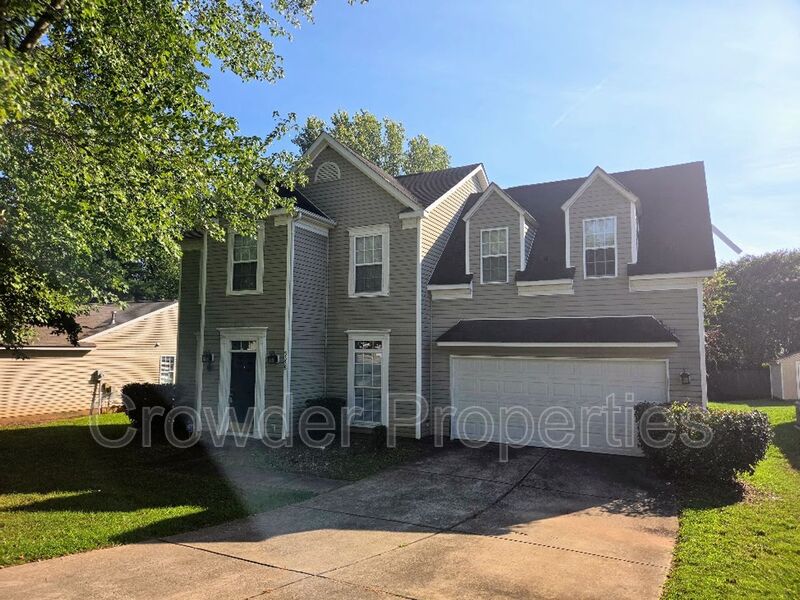 Charlotte House: 5325 Timbertop