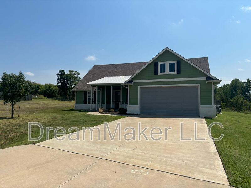 Norman House: 3010 SE 34th Street