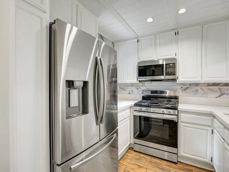 Playa Del Rey Condo: 8707 Falmouth Ave