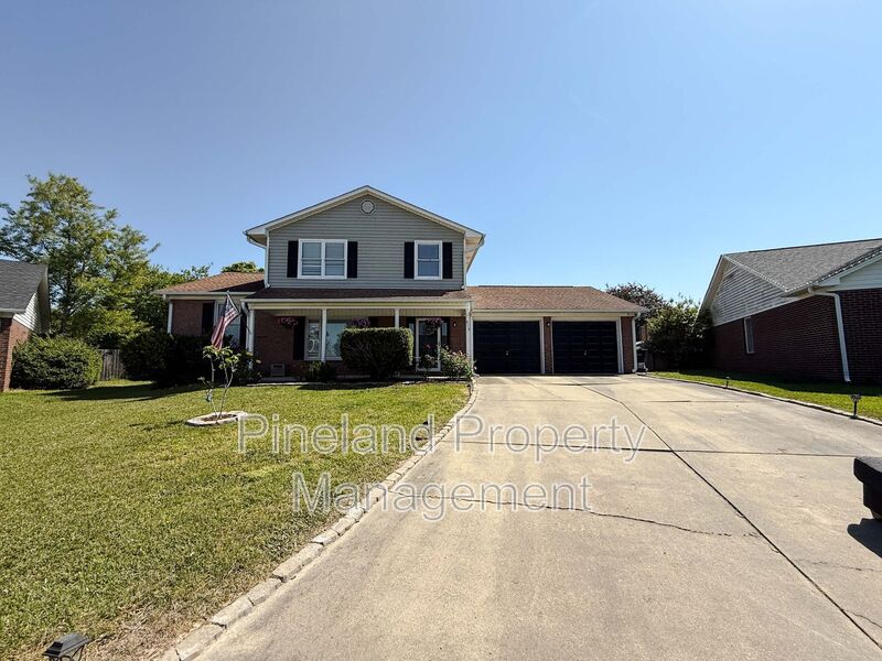 Fayetteville House: 815 Zapata Lane