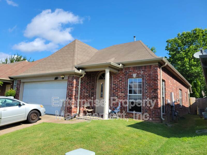 Cordova House: 6828 Mikayla Ln