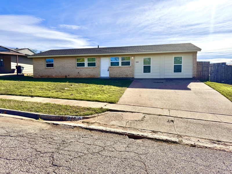 Wichita Falls House: 1523 Glenhaven Drive