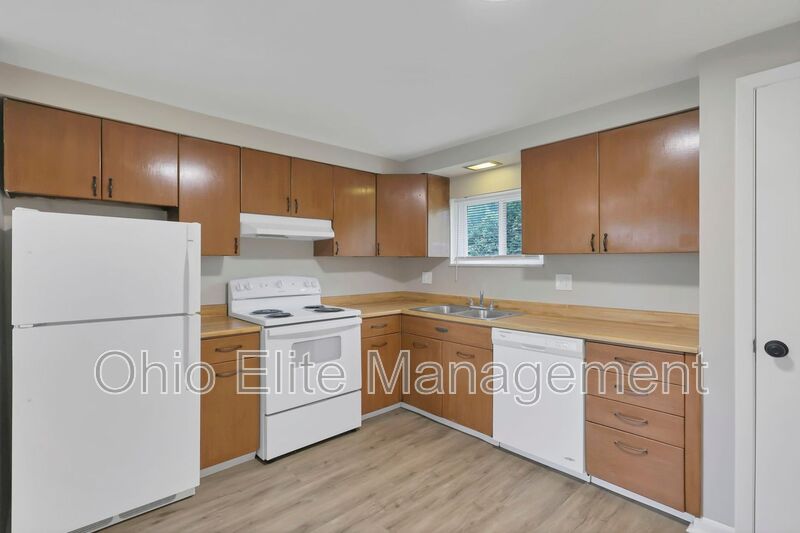 Columbus House: 1029 Binns Blvd