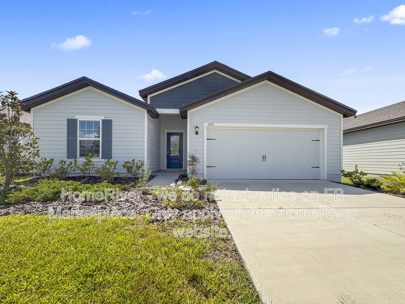 Jacksonville House: 6918 Myrtle Oak Rd
