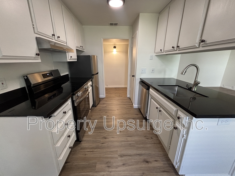 Red Bluff Condo: 855 Lakeside Dr