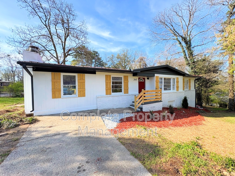 Center Point House: 2641 1st Street NE