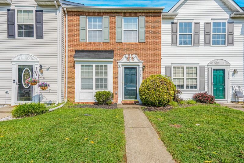 Fredericksburg House: 10502 Guilderland Court