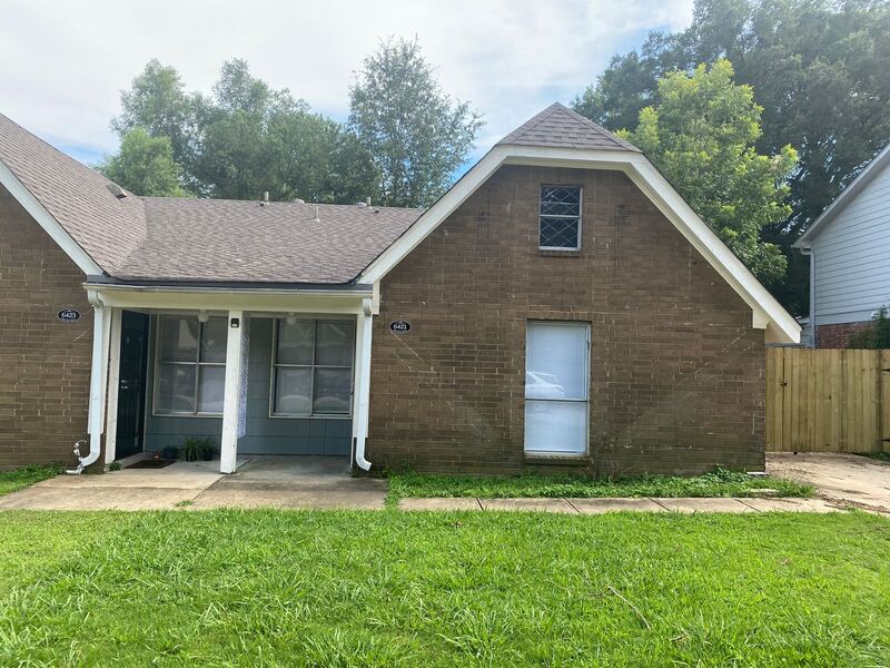 Memphis House: 6421 Oak Park Dr