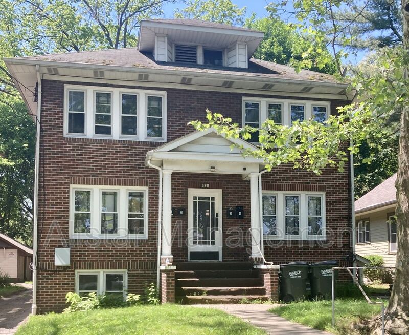 Akron Condo: 598 Blaine Avenue