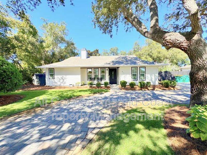 Destin House: 4104 Indian Bayou N