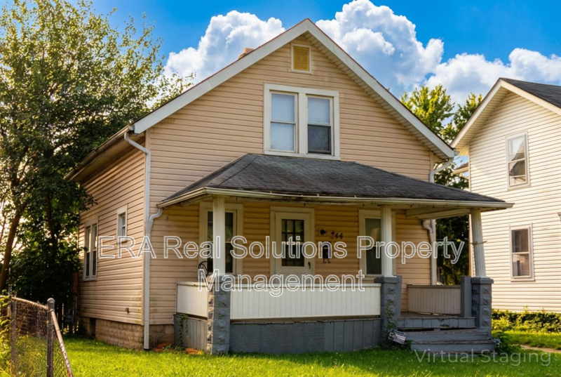 Columbus House: 744 South Wayne Avenue