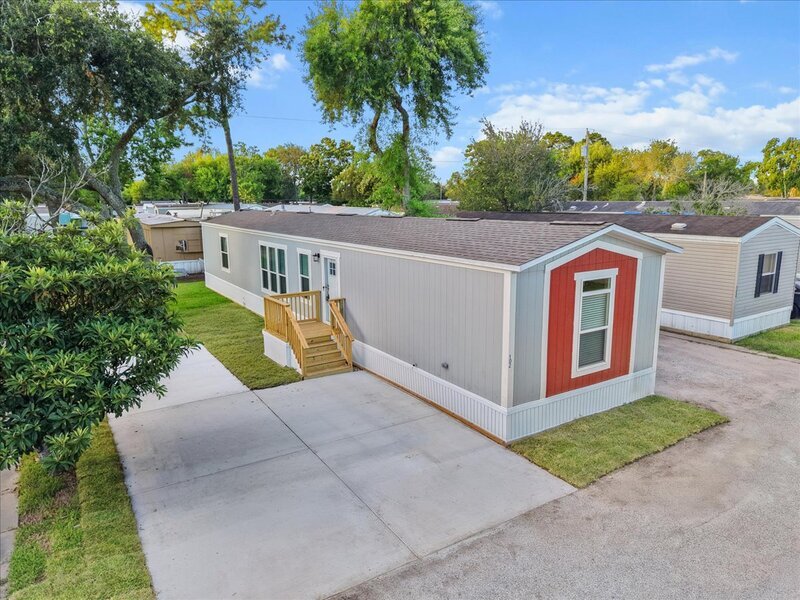 Dickinson House: 102 Fiesta Lane