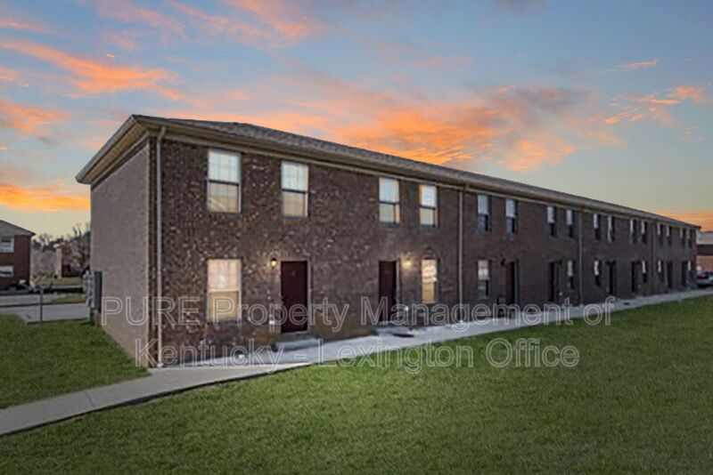 Berea Townhome: 1006 Whipporwill