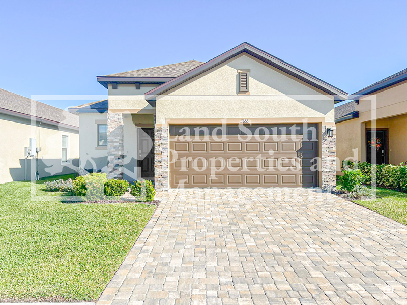 Lakeland House: 3388 Cup Drive