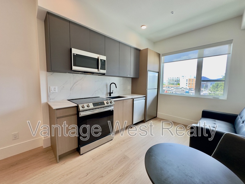 Kelowna Condo: 521-720 KLO Rd