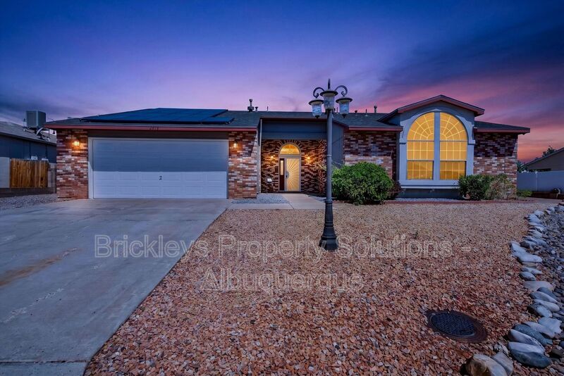 Rio Rancho House: 2413 Agua Fria Dr NE