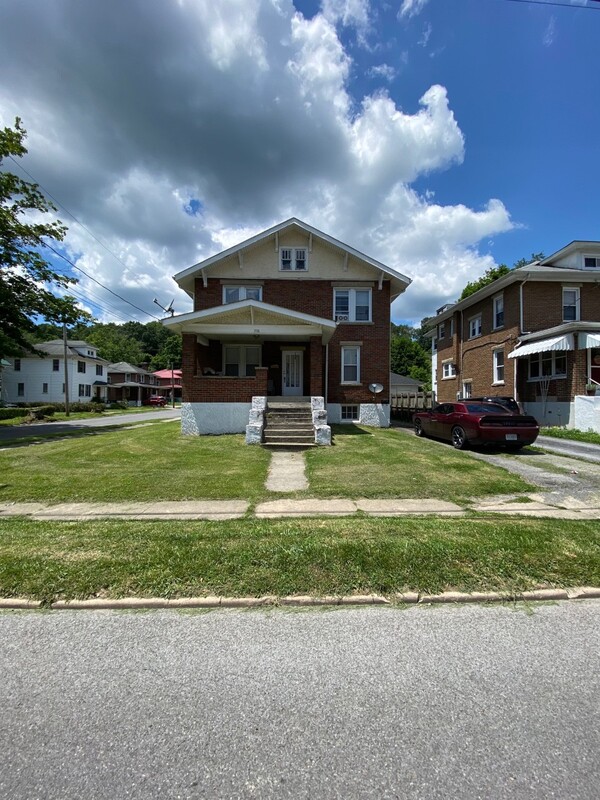 Bluefield Condo: 916 College Ave