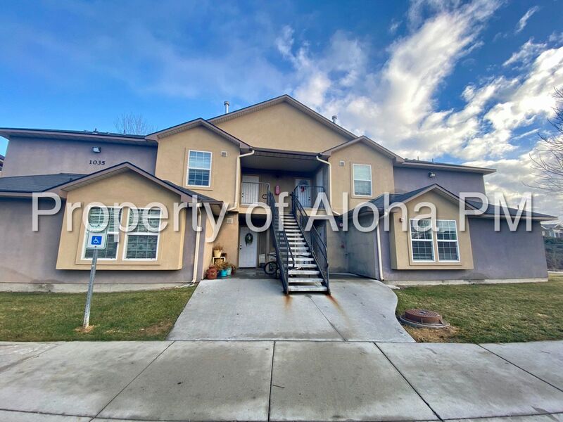 Meridian House: 1035 W. Pine Ave