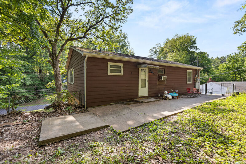 Knoxville House: 5808 Fountain Road