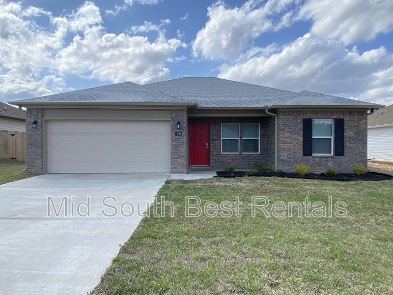 Jacksonville House: 209 Magnolia Ct