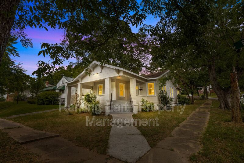 Fairfield House: 5113 Farrel Avenue