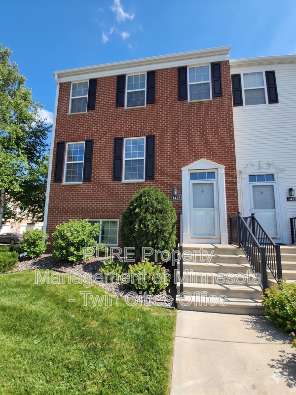 Shakopee Townhome: 1425 Coneflower Ln