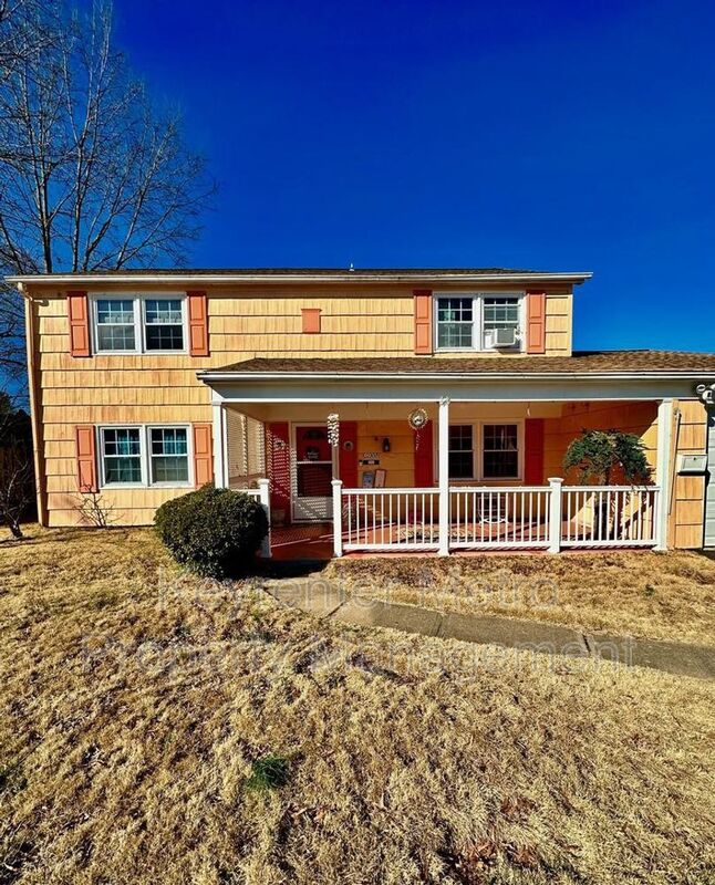 Bowie House: 12308 Shelter Ln