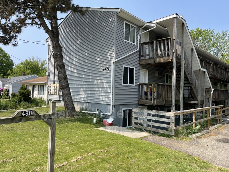 Akron House: 480 Massillon Road