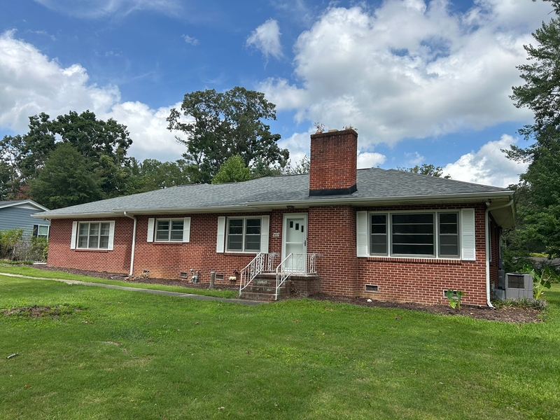 Greenville House: 407 Elizabeth Drive