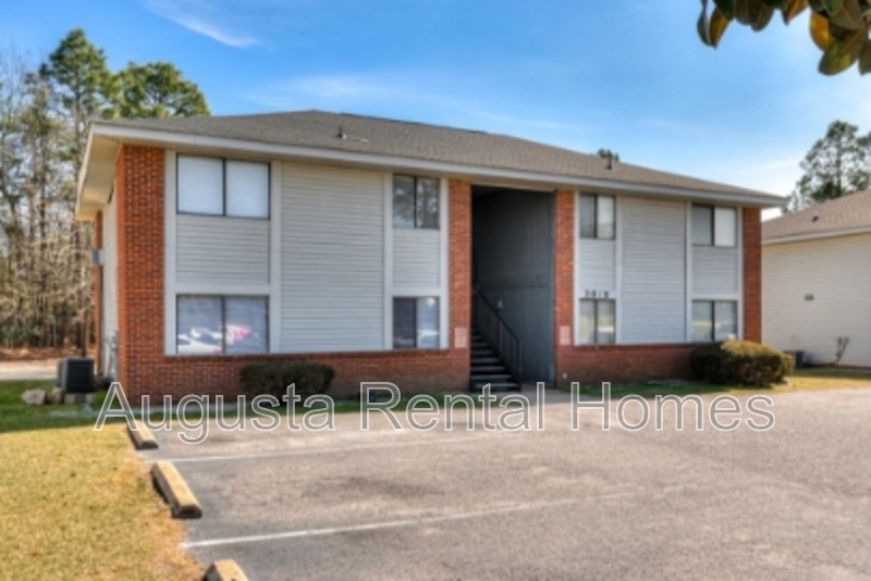 Augusta Condo: 2820B Thomas Lane