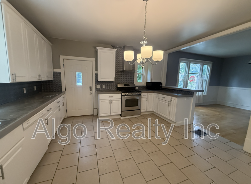 Minneapolis Condo: 690 Northeast Lowry Avenue - 1