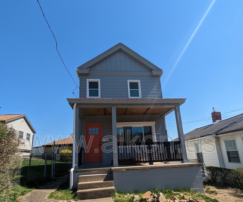 Pittsburgh House: 102 Glenbury