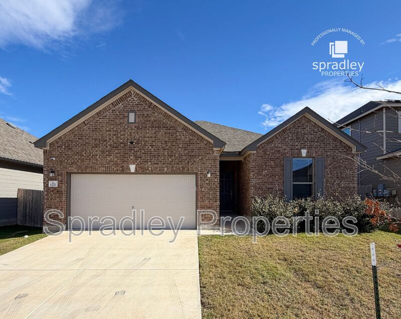 Belton House: 1227 Long Crk Ln
